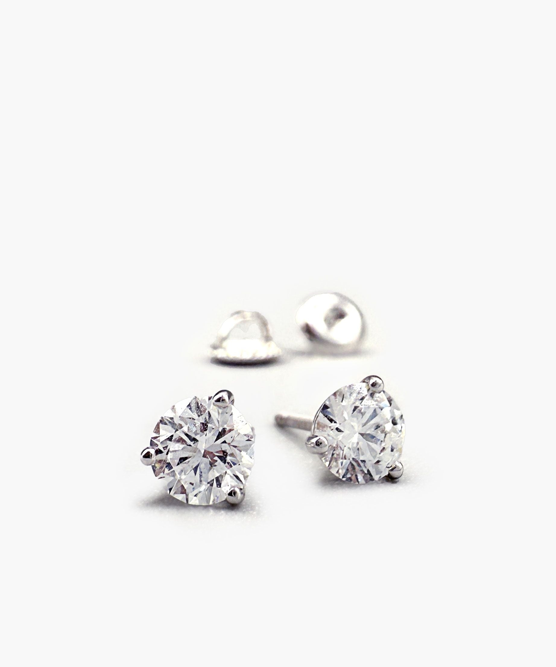 Diamond Stud Earrings in 14K White Gold